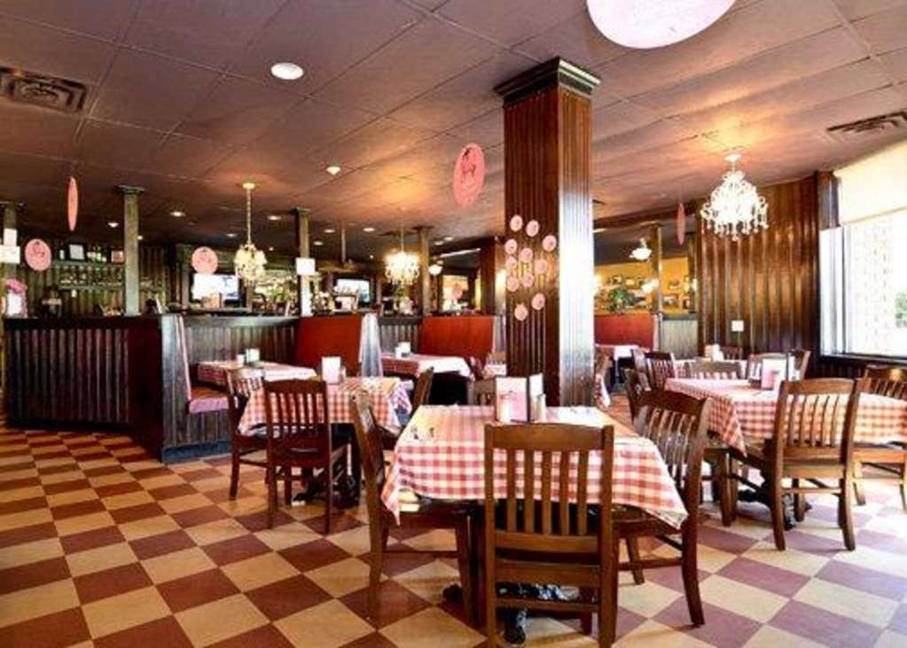 Hotel Ramada By Wyndham Arnprior Restaurant foto